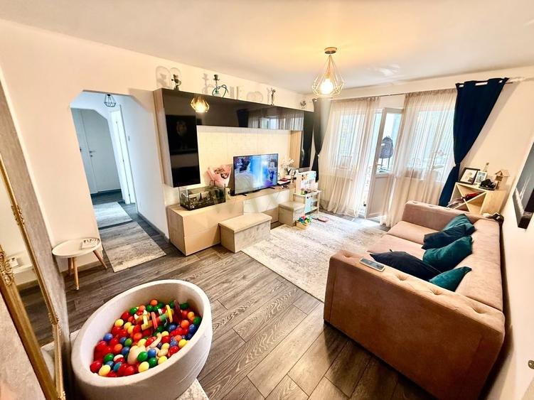 Apartament cu 3 camere semidecomandat, mobilat în Mănăștur
