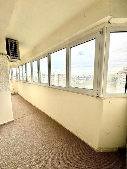 Apartament cu 4 camere semidecomandat în Teiul Doamnei