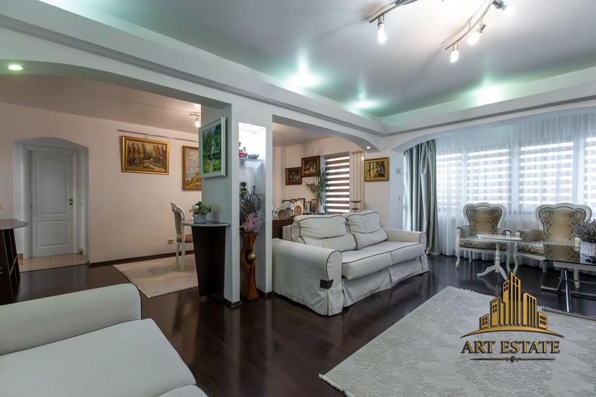 Apartament cu 4 camere decomandat, mobilat în Alexandru cel Bun