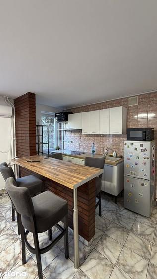 Apartament cu 2 camere semidecomandat, mobilat în Piața Unirii
