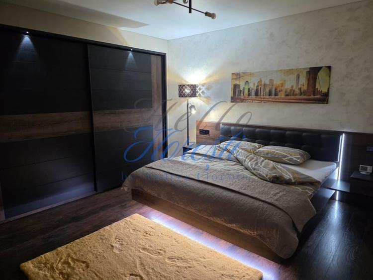 Apartament cu 3 camere semidecomandat în Florești