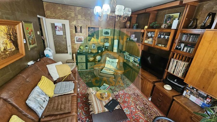 Apartament cu 3 camere decomandat în Central