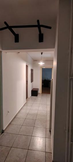 Apartament cu 3 camere decomandat în Sebastian