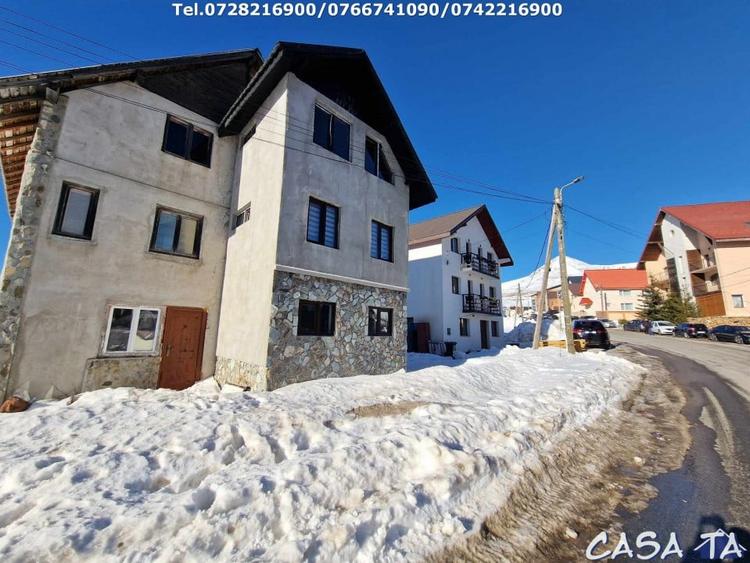 Duplex cu 6 camere cu Teren 250 Mp în Rânca