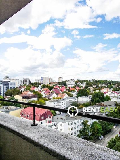 Apartament cu 3 camere în Podul de Fier