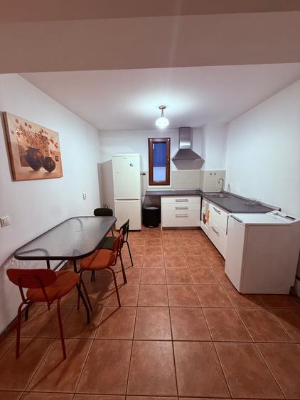 Casă cu 3 camere cu Teren 20 Mp în Vitan