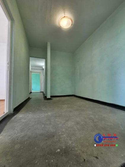 Apartament cu 3 camere decomandat în Babadag
