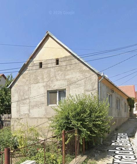 Casă cu 4 camere cu Teren 480 Mp în Central