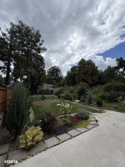 Casă cu 3 camere cu Teren 300 Mp în Central