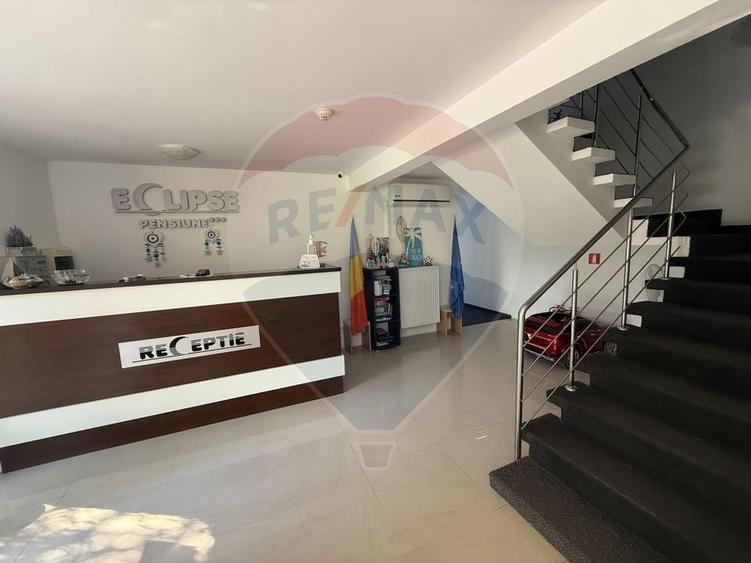 Hotel/Pensiune, de 316 mp, în Corbu