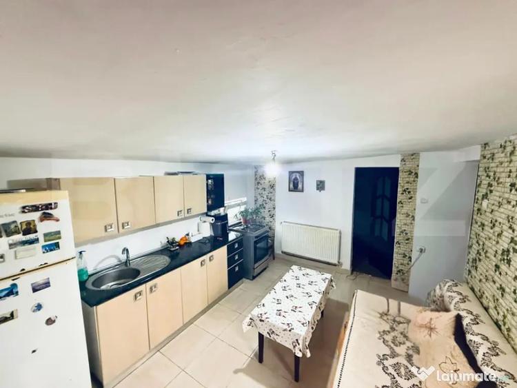 Casă cu 4 camere cu Teren 1237 Mp în Central