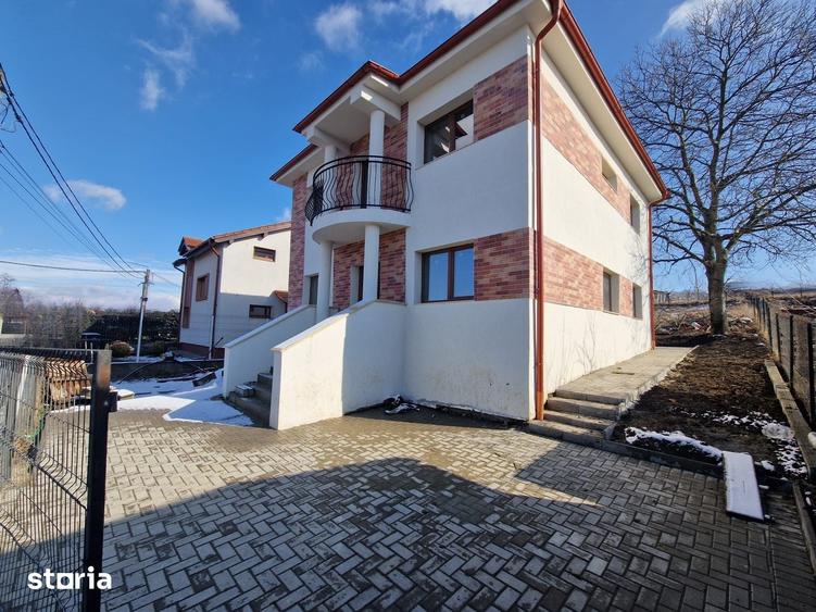 Casă cu 4 camere cu Teren 700 Mp în Apahida