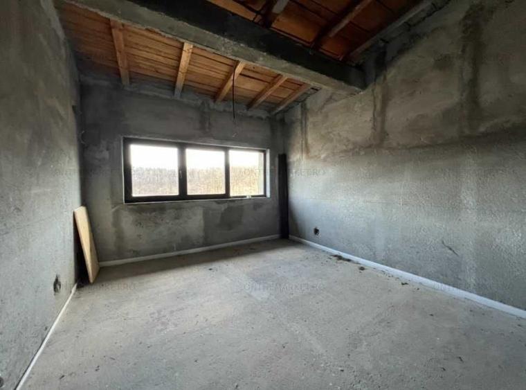 Casă cu 4 camere în Ghermănești