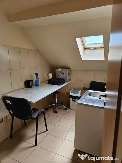 Casă cu 5 camere cu Teren 153 Mp în Podgoria