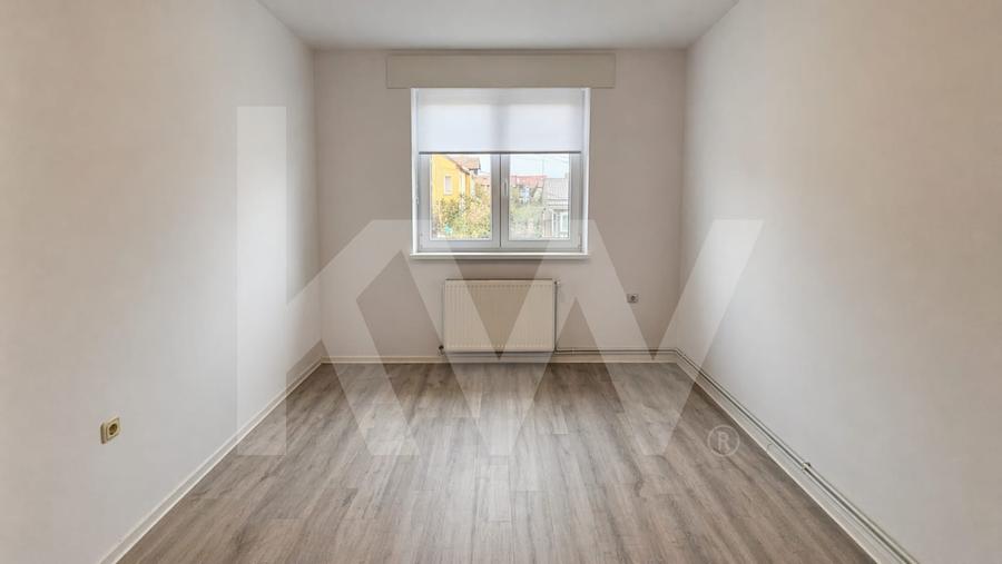 Apartament cu 4 camere decomandat, mobilat în Ștrand