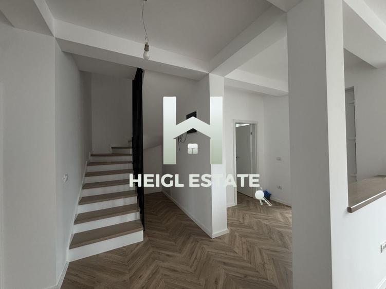 Duplex cu 5 camere cu Canalizare în Dumbrăvița
