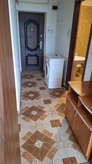 Apartament cu 2 camere decomandat în Craiovița Nouă