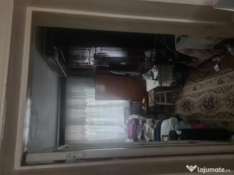 Apartament cu 3 camere semidecomandat în Exterior Vest