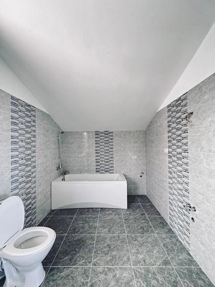Casă cu 5 camere cu Teren 400 Mp în Central
