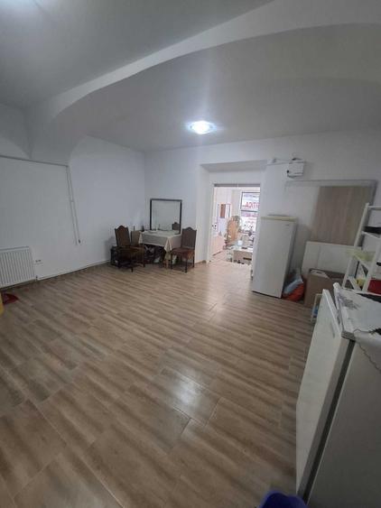 Casă cu 2 camere în Piața Unirii