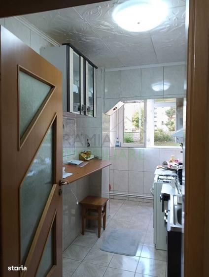 Apartament cu 2 camere decomandat în Noua