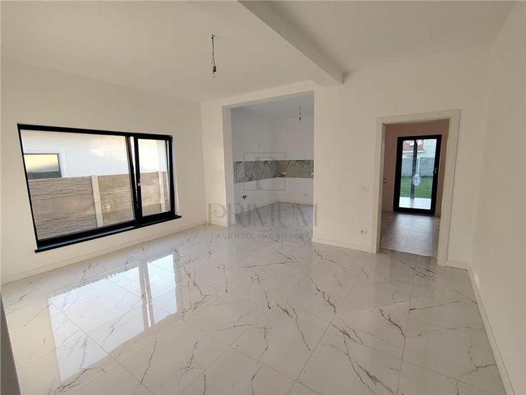 Duplex cu 3 camere cu Canalizare în Moșnița Nouă