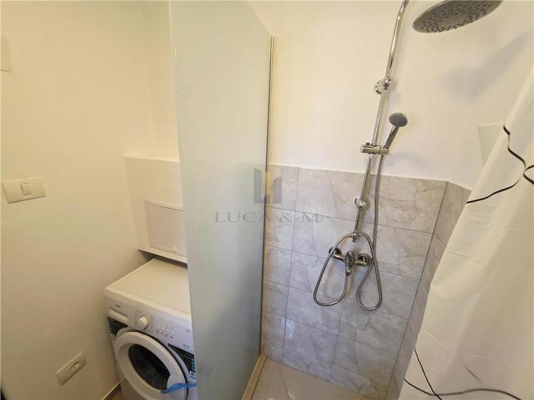 Apartament cu 3 camere decomandat în P-ța Doina