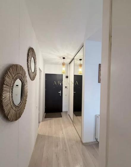 Apartament cu 2 camere semidecomandat, mobilat în Sopor