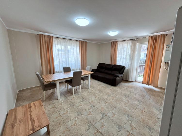 Apartament cu 3 camere semidecomandat în Florești