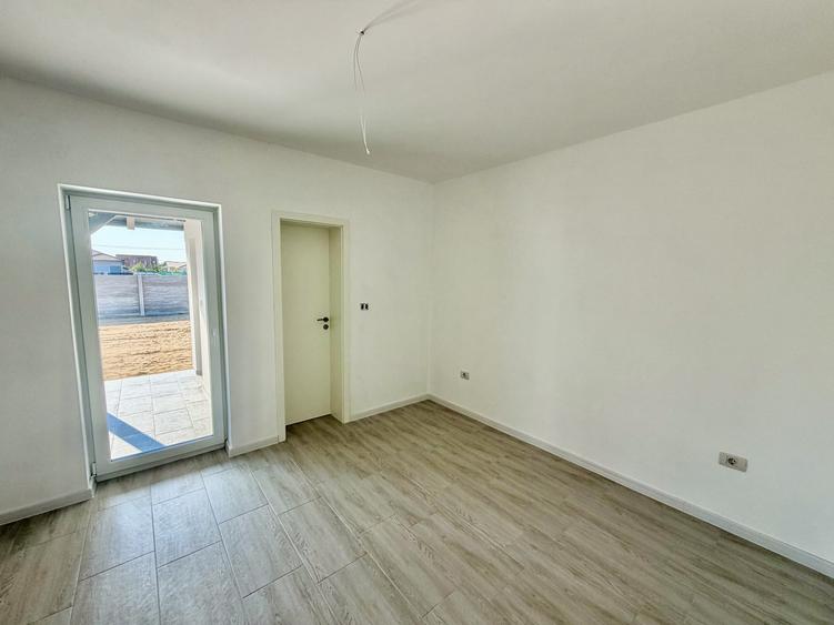 Duplex cu 3 camere cu Canalizare în Moșnița Veche