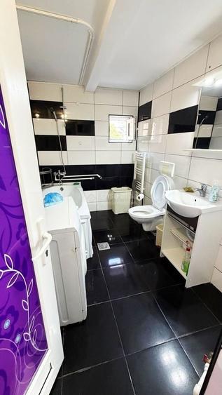 Apartament cu 3 camere semidecomandat, mobilat în Central