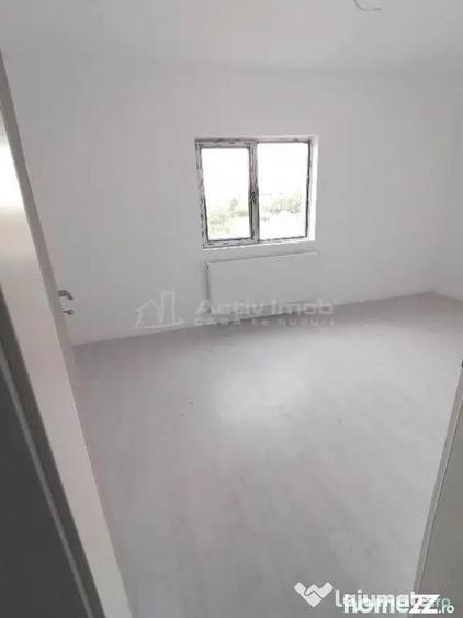 Casă cu 4 camere cu Teren 210 Mp în Rahova