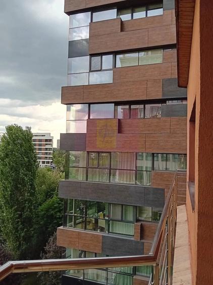 Apartament cu 4 camere semidecomandat în Floreasca