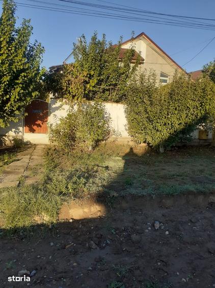 Casă cu 5 camere cu Teren 500 Mp în Central
