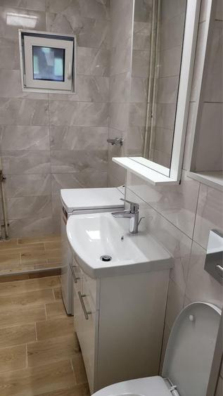Apartament cu 3 camere semidecomandat în Dacia