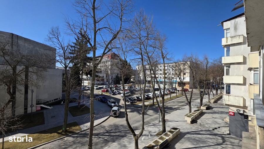 Apartament cu 3 camere decomandat, mobilat în Ultracentral