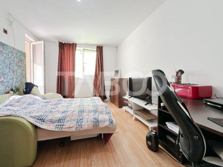 Apartament cu 3 camere decomandat, mobilat în Mihai Viteazul