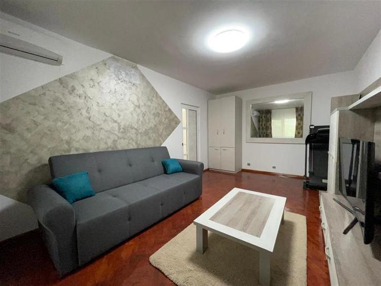 Apartament cu 2 camere decomandat în Babadag