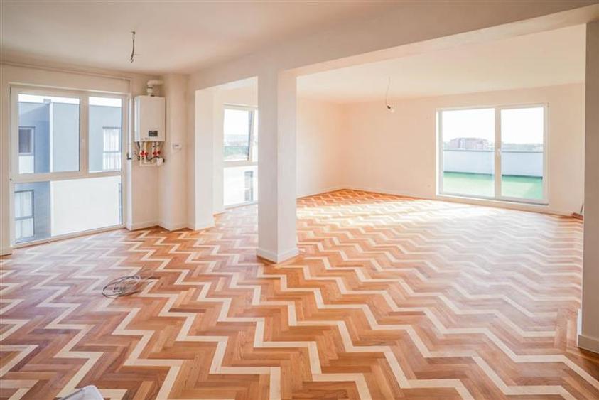 Penthouse cu 3 camere decomandat în Unirii
