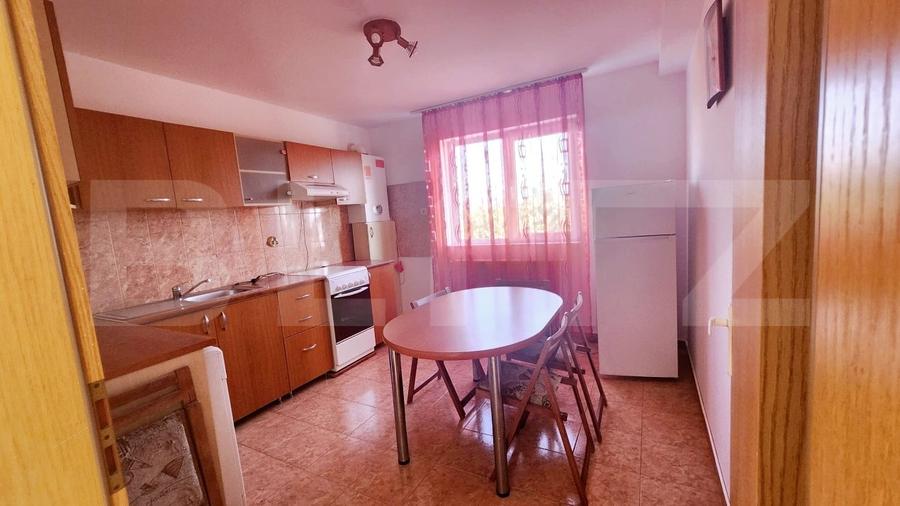 Apartament cu 3 camere decomandat, mobilat în Micești