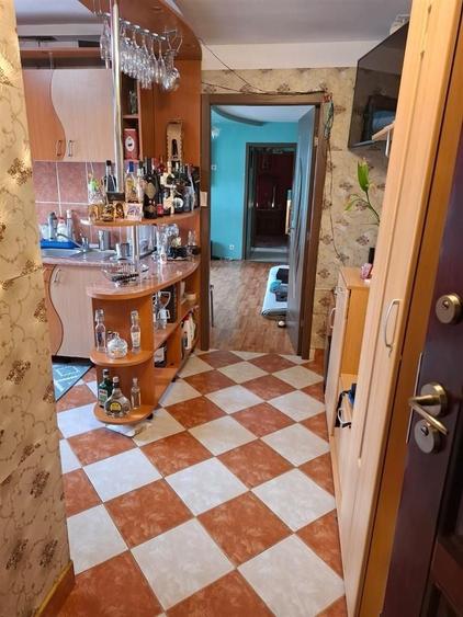 Apartament cu 2 camere semidecomandat, mobilat în Soarelui
