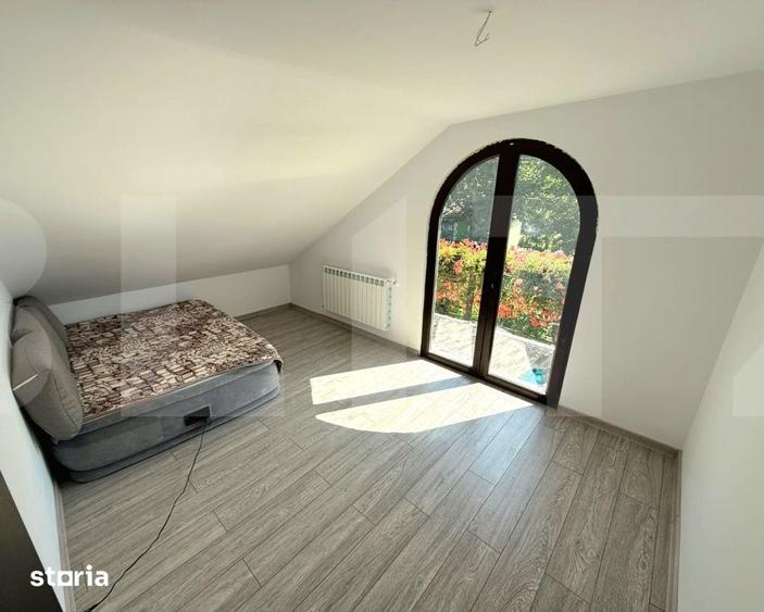 Casă cu 5 camere cu Teren 2600 Mp în Vlădeni