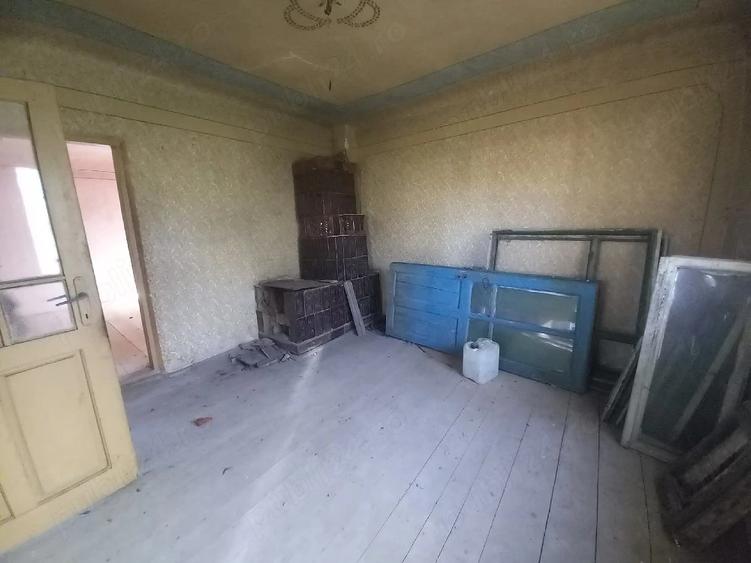Casă cu 3 camere cu Teren 7300 Mp în Băleasa