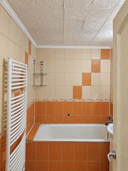 Apartament cu 3 camere semidecomandat în Ampoi 3