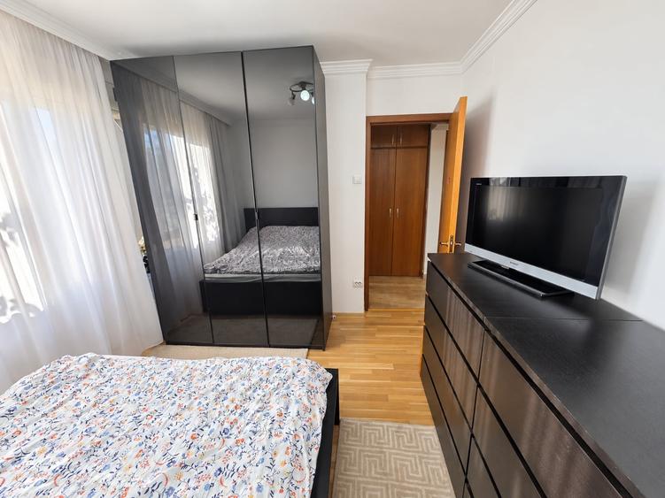 Apartament cu 3 camere decomandat în Dristor
