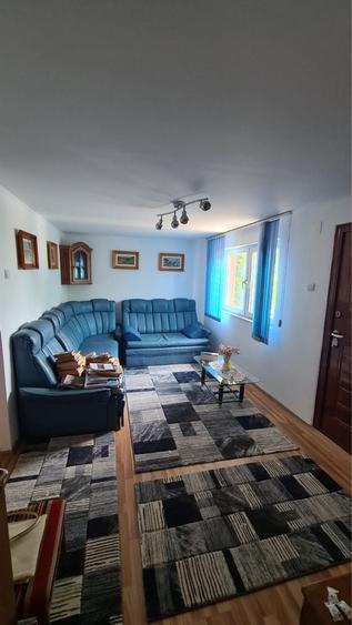 Casă cu 3 camere în Hănești