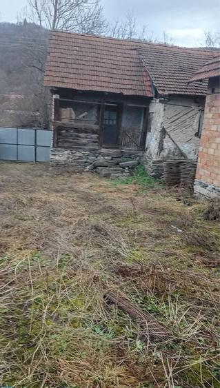 Casă cu 4 camere în Poiana