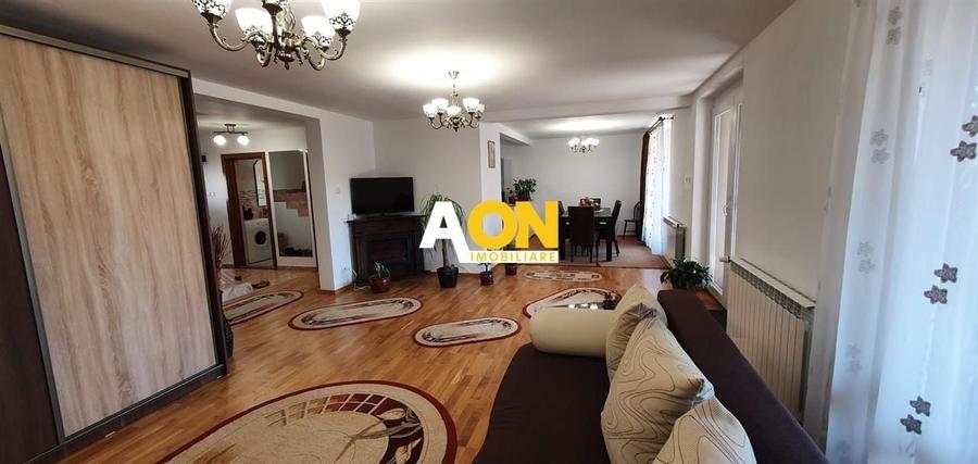 Casă individuală cu 6 camere cu Teren 300 Mp în Ampoi 3