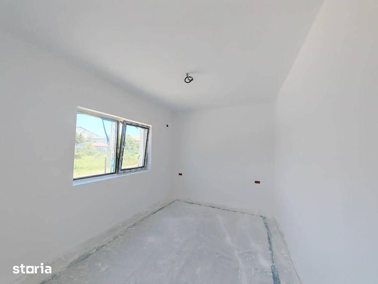 Casă cu 4 camere cu Teren 400 Mp în Crevedia