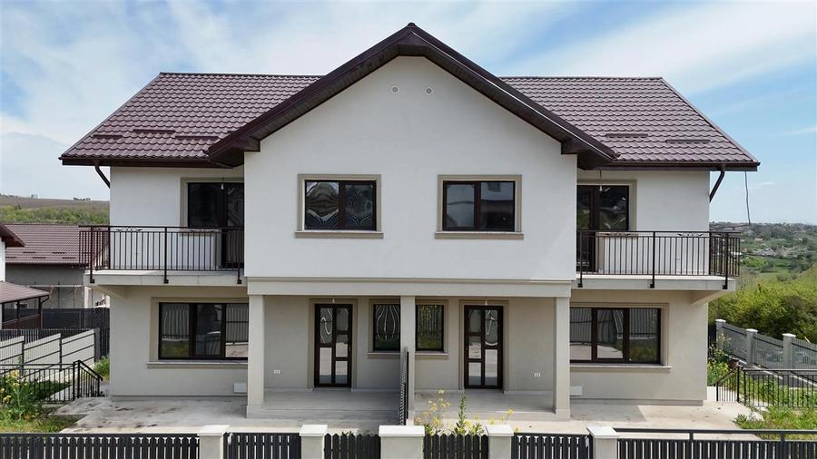 Duplex cu 4 camere cu Canalizare în Valea Lupului
